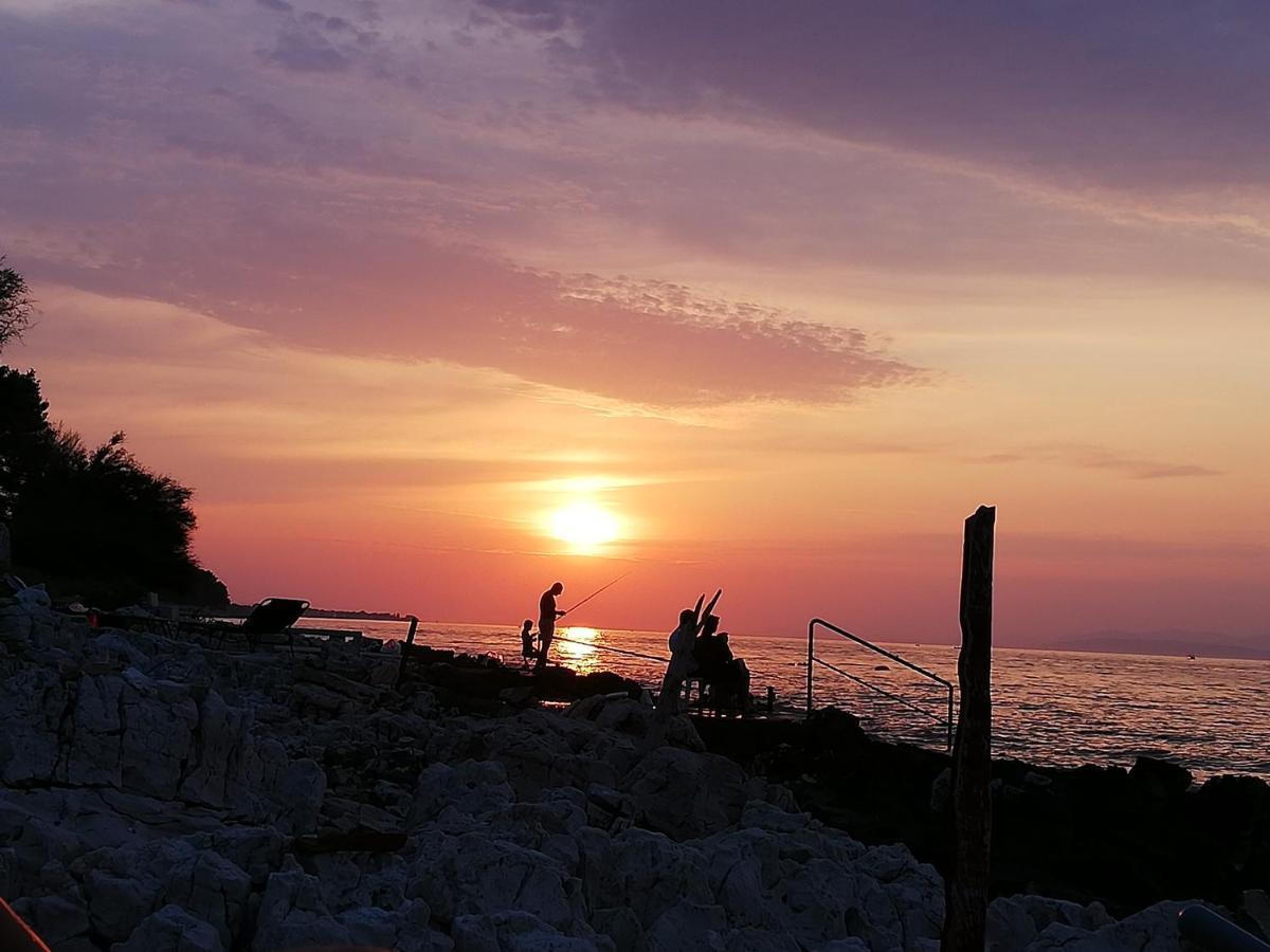 Sunset By The Sea Apartment Splitska Exterior photo